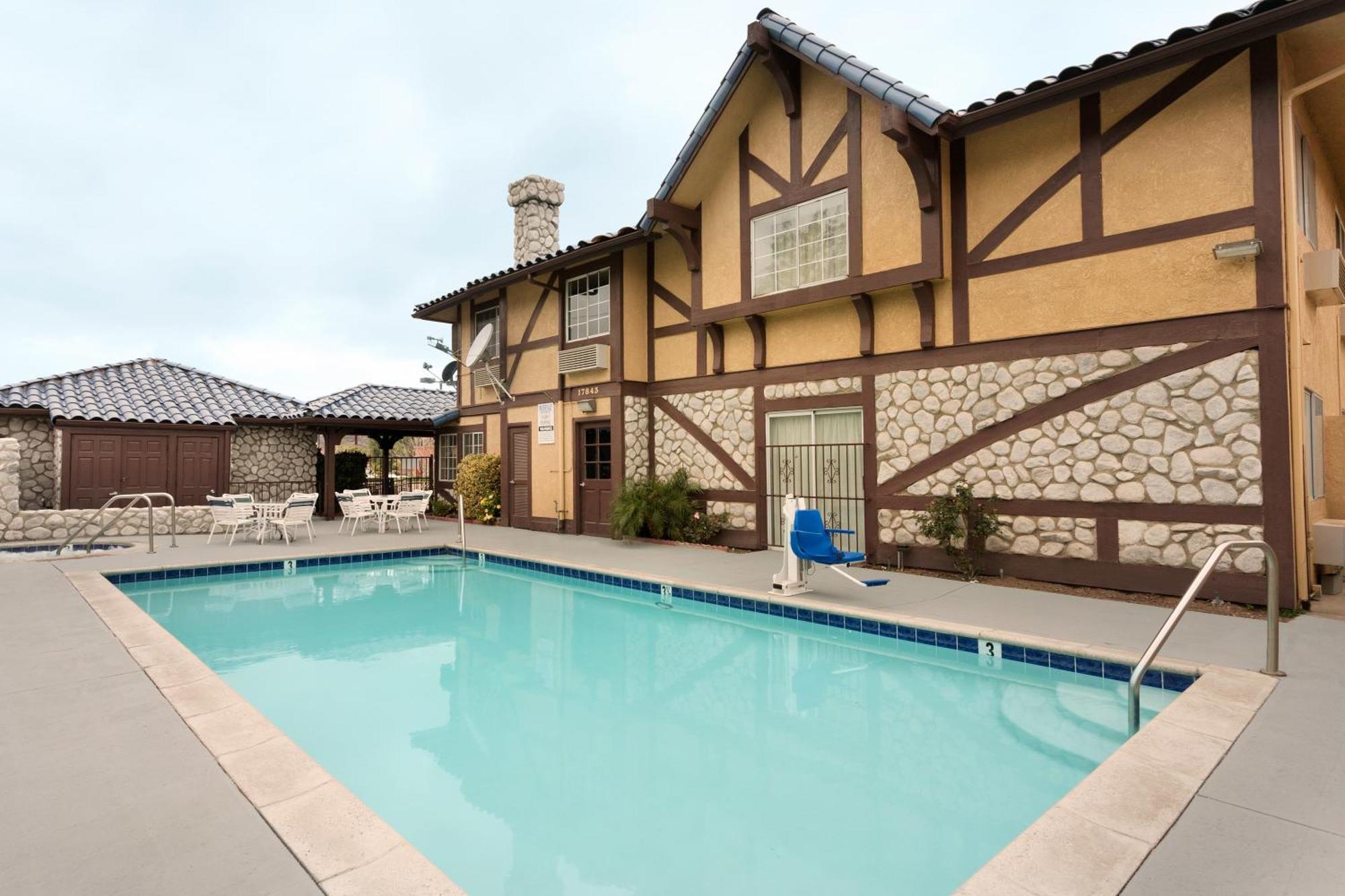 Triplodge Of Santa Clarita Exterior foto